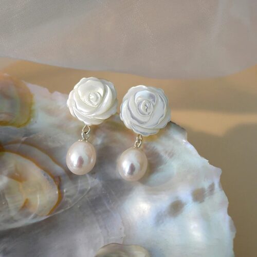 Natural freshwater pearl Shell Flower Earrings